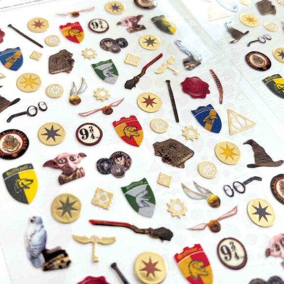 Harry Potter Hogwarts Crest Journal and Stickers - Wizarding World Gifts - Picture 6 of 8